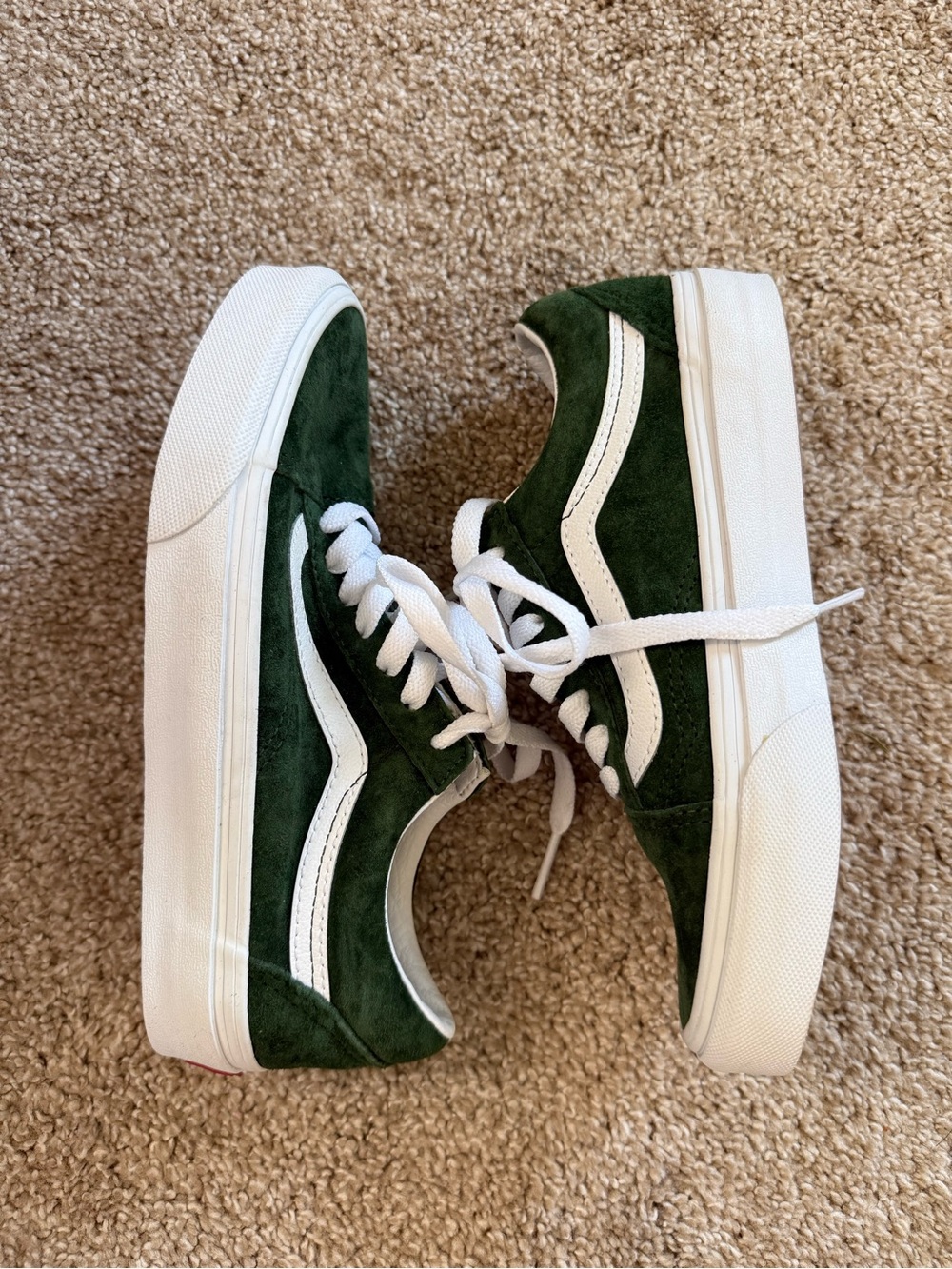 LIKE NEW Vans Old Skool Suede Sneakers in Green & White size W5 / M3.5